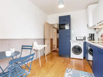 Cuisine ou kitchenette dans l'établissement Apartment La Cancalaise by Interhome