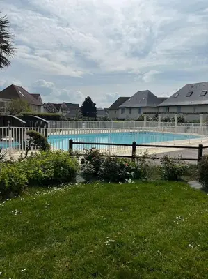 Piscine de l'établissement Une parenthèse à dives sur mer ou située à proximité