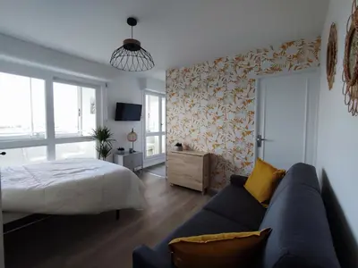 Un ou plusieurs lits dans un hébergement de l'établissement Studio 22 - Coucher de Soleil & Vue Mer