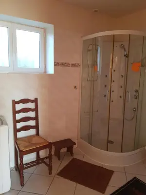 Salle de bains dans l'établissement Les pommiers doux