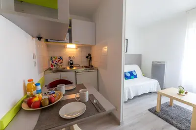 Cuisine ou kitchenette dans l'établissement Sphinx Résidences - Les Doges / Le Rialto