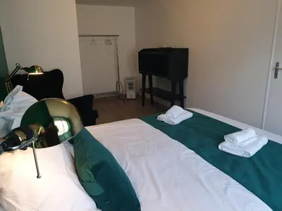 Un ou plusieurs lits dans un hébergement de l'établissement Maison de ville située à 8 kms du Mont St Michel