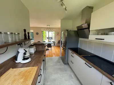 Cuisine ou kitchenette dans l'établissement Villa La Luciole Piscine interieure