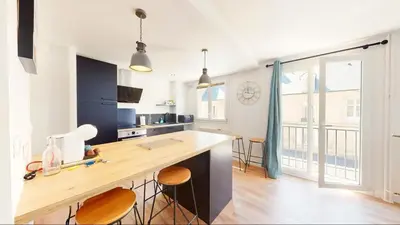 Cuisine ou kitchenette dans l'établissement Superbe appartement au cœur du centre ville