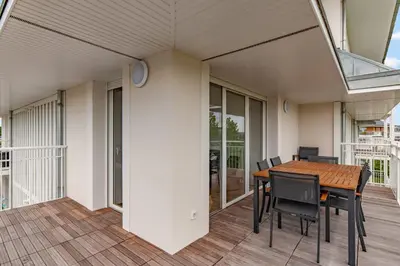 Balcon ou terrasse dans l'établissement Superbe appartement neuf avec un grand balcon - Cabourg - Welkeys