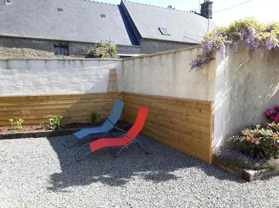 Jardin de l'établissement Mellé gîte à la campagne proche du Mont Saint Michel