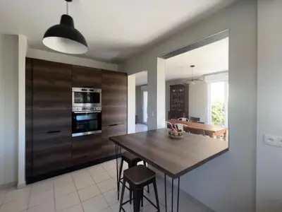 Cuisine ou kitchenette dans l'établissement La villa Noukey à 150m de la plage et des cabines