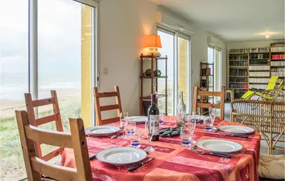Plan de l'établissement Nice Home In Pirou With House Sea View