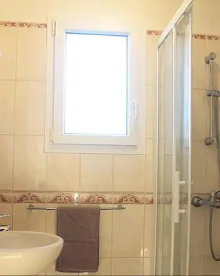 Salle de bains dans l'établissement Maison calme et idéalement placée caen/st contest