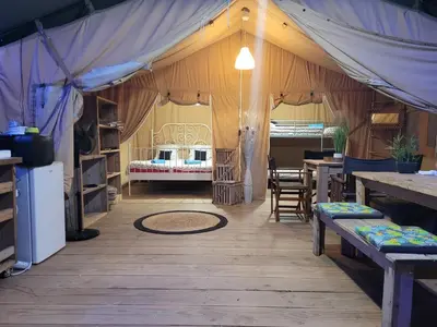 Cuisine ou kitchenette dans l'établissement Tente Lodge Safari