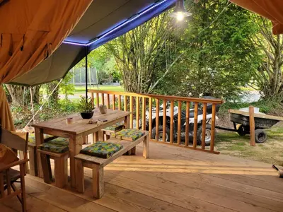 Jardin de l'établissement Tente Lodge Safari