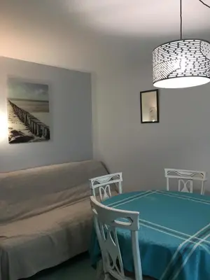 Coin salon dans l'établissement A 50m de la mer