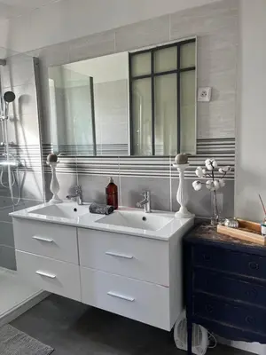 Salle de bains dans l'établissement Le 33 Maison de charme coeur Cotentin