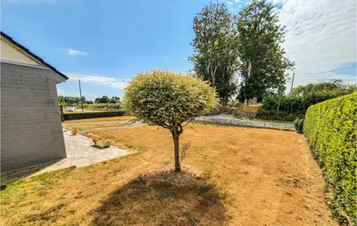Jardin de l'établissement 2 Bedroom Stunning Home In Bacilly