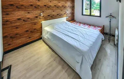 Un ou plusieurs lits dans un hébergement de l'établissement 2 Bedroom Stunning Home In Bacilly