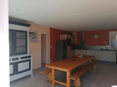Cuisine ou kitchenette dans l'établissement Gite de la Courtoisie