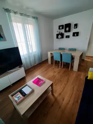 Télévision ou salle de divertissement dans l'établissement Bel Appartement 3 étoiles 7 pers 3 pièces 60m2 idéalement placé