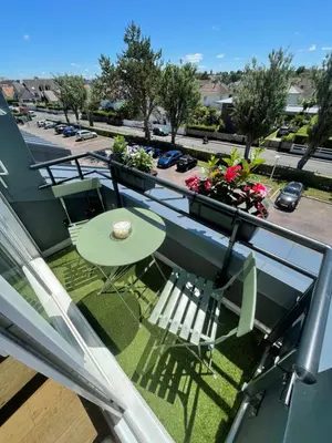 Balcon ou terrasse dans l'établissement Mizar, Joli appt rénové avec parking et balcon