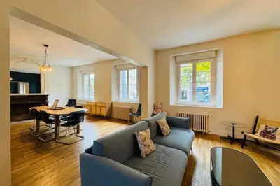 Plan de l'établissement Stunning 230m with garden in the city center