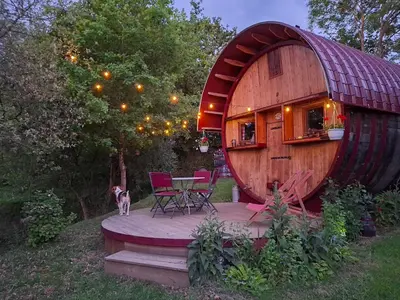Jardin de l'établissement L'authentique Tonneau à Cidre d'Emma