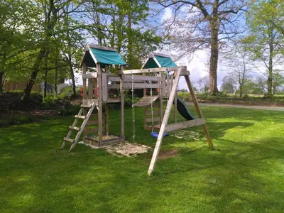 Aire de jeux pour enfants de l'établissement Le champ bourdon