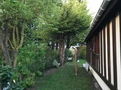 Jardin de l'établissement Le chalet Normand