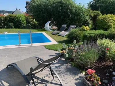 Piscine de l'établissement Maudon Coeur de Baie ou située à proximité