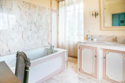 Salle de bains dans l'établissement La Cour d'Audouville