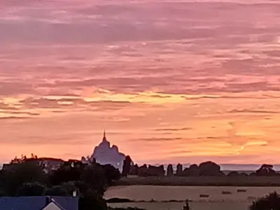Lever ou coucher de soleil vu de l'appartement ou à proximité