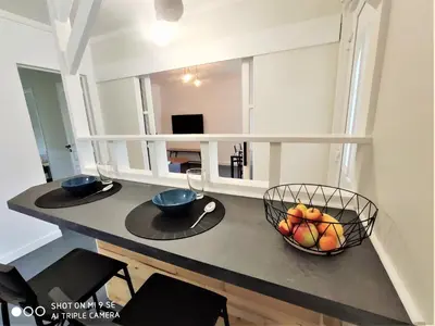 Cuisine ou kitchenette dans l'établissement Maison des Pommiers - Bord de mer et campagne