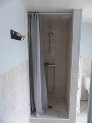 Salle de bains dans l'établissement Jolie maison pour 4 à 6 personnes