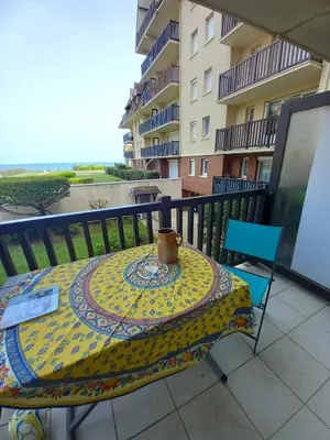 Balcon ou terrasse dans l'établissement Appartement charmant avec vue sur la mer à Cabourg - 30 m²