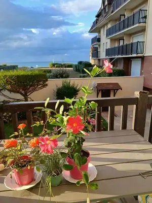Balcon ou terrasse dans l'établissement Appartement charmant avec vue sur la mer à Cabourg - 30 m²