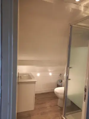 Salle de bains dans l'établissement Gîte en lisière de forêt andaine