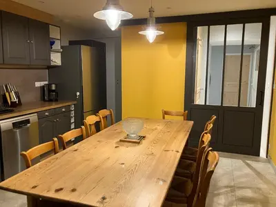 Cuisine ou kitchenette dans l'établissement LA VELOGIROUETTE