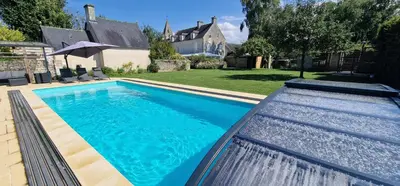 Piscine de l'établissement Charmant logement dans un écrin de verdure ou située à proximité