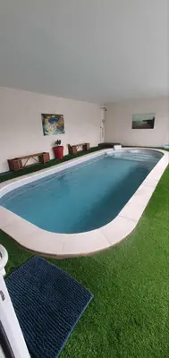Piscine de l'établissement Villa Boubou 10 chambre ou située à proximité