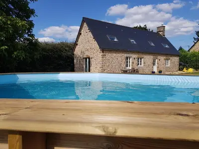 Piscine de l'établissement Maison de la Grange, Chaulieu ou située à proximité