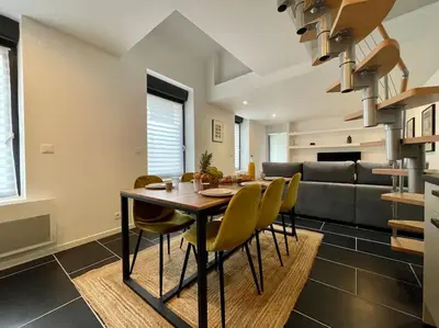 Cuisine ou kitchenette dans l'établissement Le logis BAYA - WEEKEND & HOLIDAY - WIFI & TV