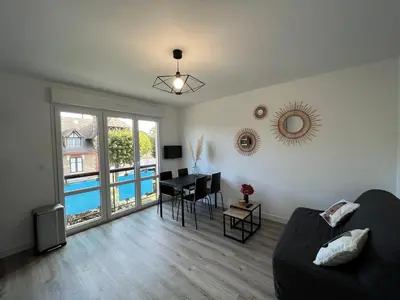 Piscine de l'établissement Jed, Joli appt avec parking ou située à proximité
