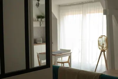 Plan de l'établissement Studio Ouistreham entre centre-ville et plages