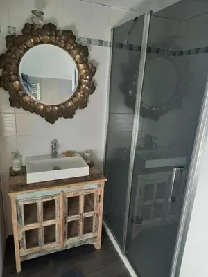 Salle de bains dans l'établissement Le Hamelinet