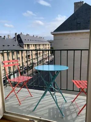 Balcon ou terrasse dans l'établissement Appart 90m2 lumineux, centre, vue église penchée