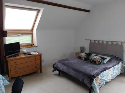 Télévision ou salle de divertissement dans l'établissement Joli Appartement avec vue sur la Baie