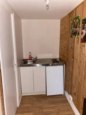 Cuisine ou kitchenette dans l'établissement La Dilichambre