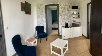 Cuisine ou kitchenette dans l'établissement CHÂTEAU DE FRANQUETOT & D Day Collins Museum