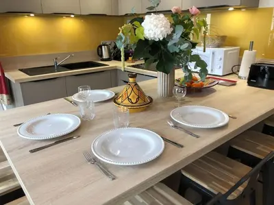 Cuisine ou kitchenette dans l'établissement Abbaye aux hommes, un charmant cocon pour 2,3 ou 4!