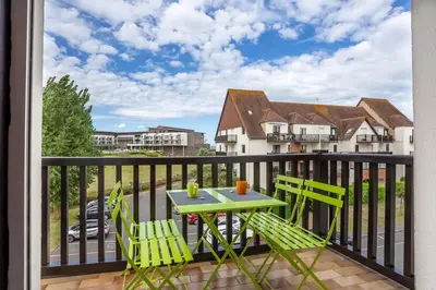 Balcon ou terrasse dans l'établissement Cabourg Au P'tit Nid, cocon au bord de mer