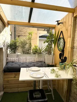 Jardin de l'établissement Le 7