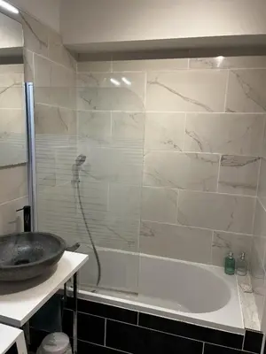 Salle de bains dans l'établissement Super appartement cosy, parking privé